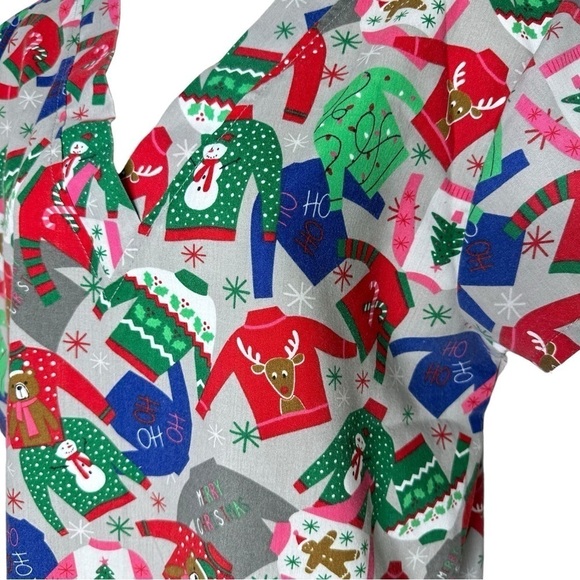 Cassandra O Christmas Scrub Top Women’s Size M - Picture 6 of 8
